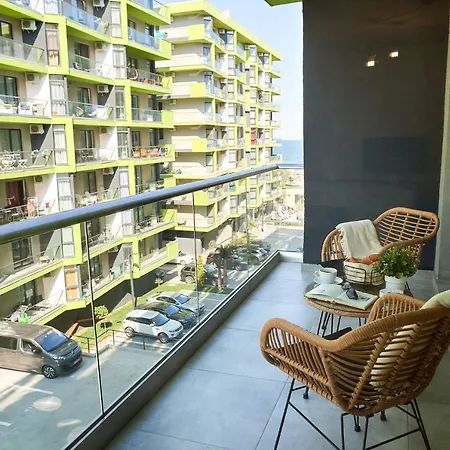 Vanilla Luxury N Pool Năvodari