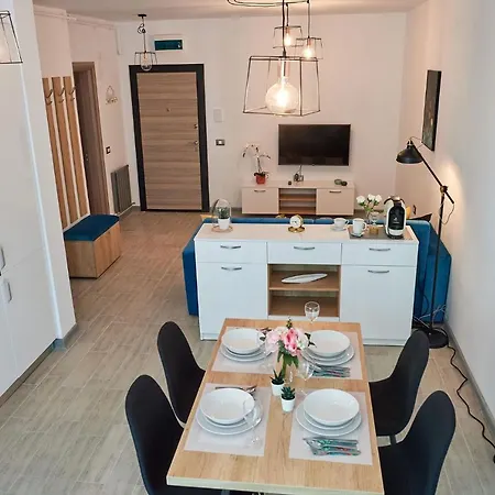 Vanilla Luxury N Pool Apartament