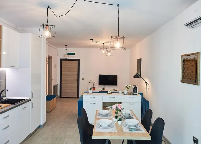 Vanilla Luxury N Pool