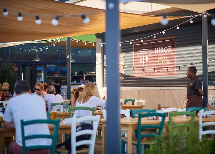 Vanilla Luxury N Pool Apartament *