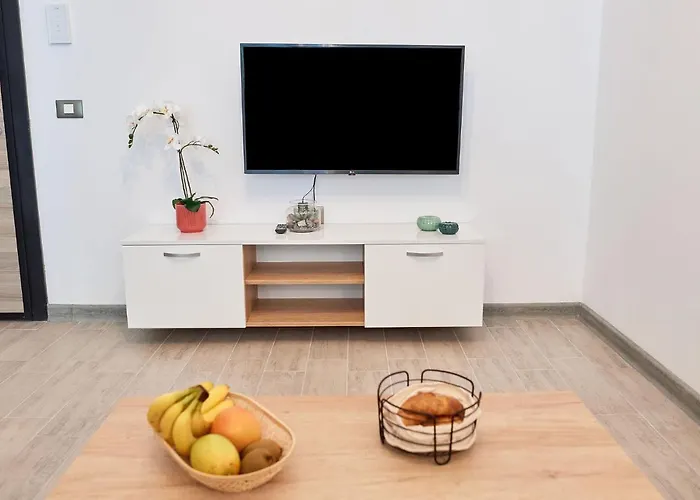 Vanilla Luxury N Pool