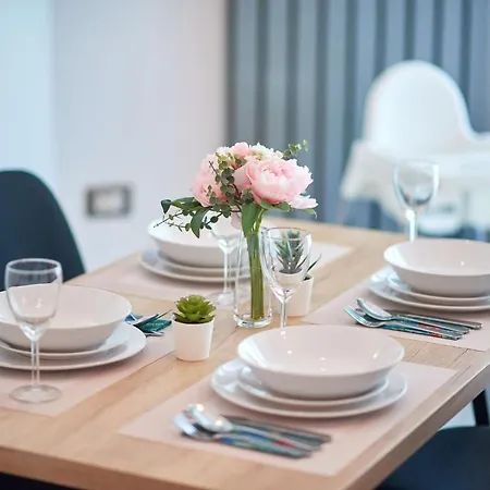 Vanilla Luxury N Pool