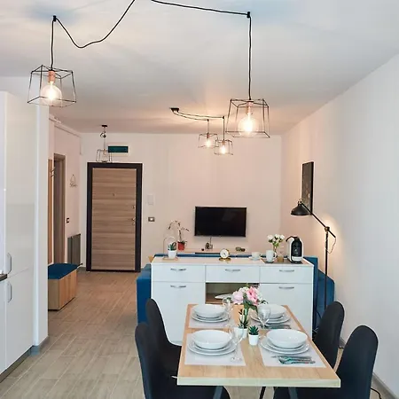 Vanilla Luxury N Pool