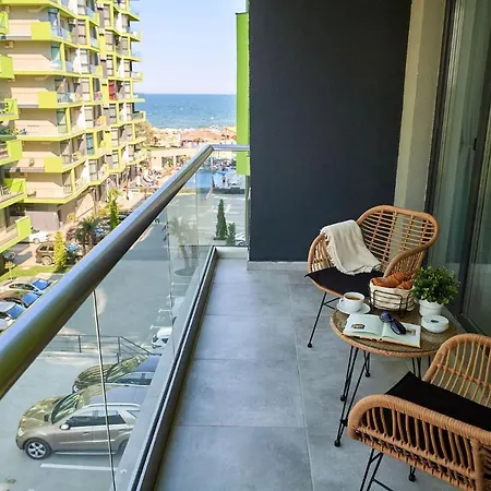 Vanilla Luxury N Pool *