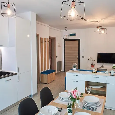 Vanilla Luxury N Pool