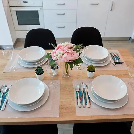 Vanilla Luxury N Pool 公寓 *