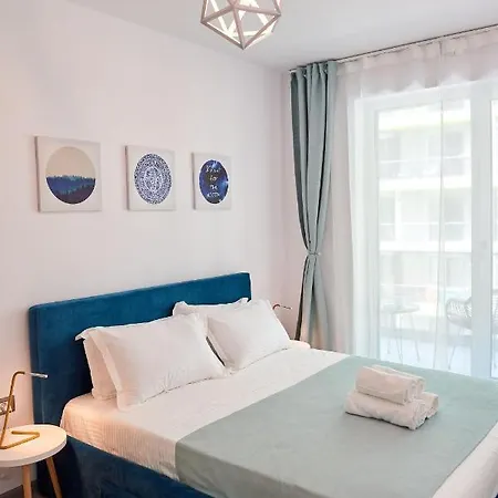 Vanilla Luxury N Pool 那沃达利