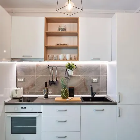 Vanilla Luxury N Pool Năvodari